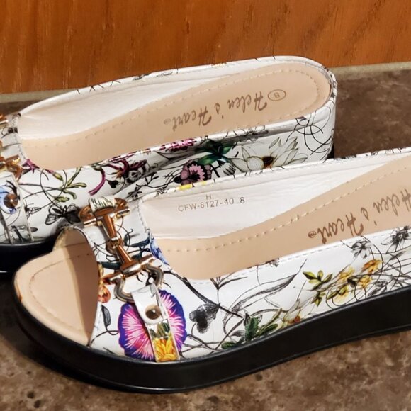 Helen's Heart Spring Open Toe Sandals - Picture 2 of 5